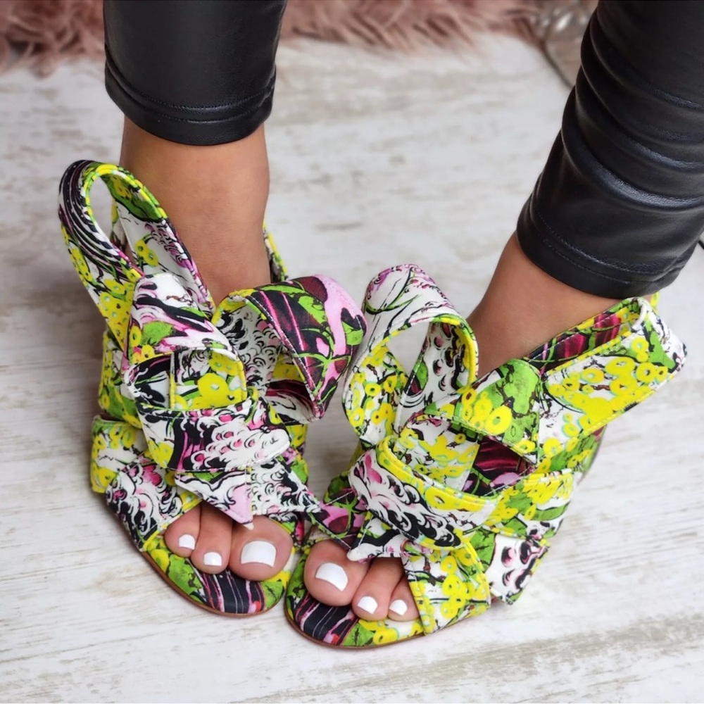 Vibrant Patterned Strappy Sandals - Picture 5 of 12